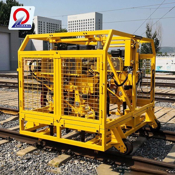 Intelligent hydraulic rail tamper